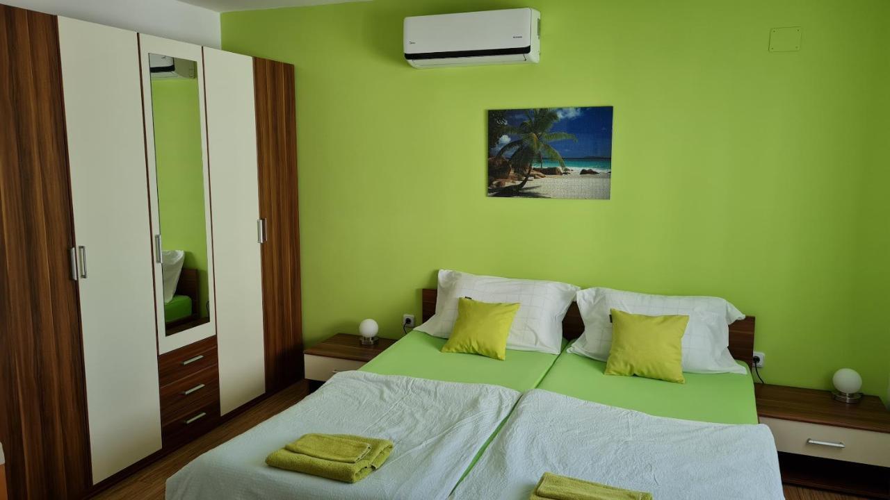 Apartments Kivi Novigrad Istria Cameră foto